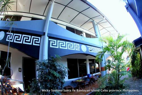 Micky Santoro Hotel & Restaurant
