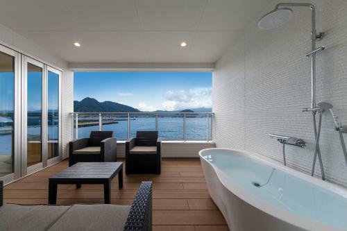 Seaside Terrace Sun