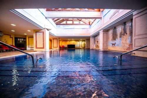 Marina Luxury Apartment