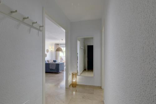 Welcoming Apartment With Amazing Terrace (Pa 6-4)
