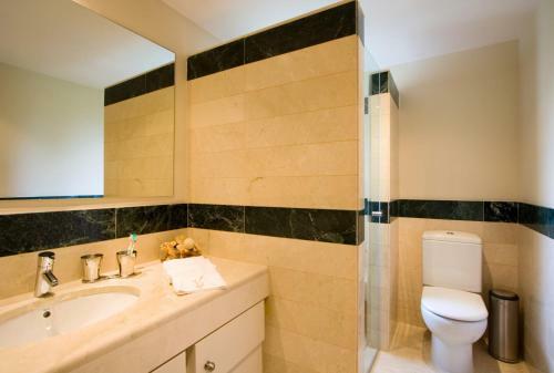 Heaven Beach Apartments, Apt 402