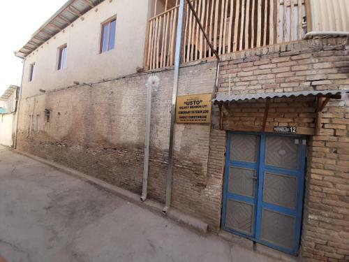 Hostal Art Guest House Usto