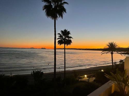 Apartamento Primera L�nea de Playa, Golf Y Vistas Al Mar