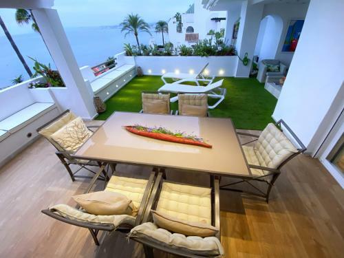 Apartamento Primera L�nea de Playa, Golf Y Vistas Al Mar