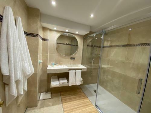 Apartamento Primera L�nea de Playa, Golf Y Vistas Al Mar