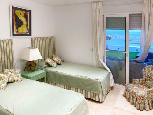 Apartamento Primera L�nea de Playa, Golf Y Vistas Al Mar