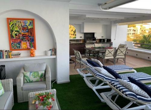 Apartamento Primera L�nea de Playa, Golf Y Vistas Al Mar