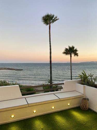 Apartamento Primera L�nea de Playa, Golf Y Vistas Al Mar