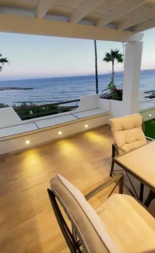 Apartamento Primera L�nea de Playa, Golf Y Vistas Al Mar