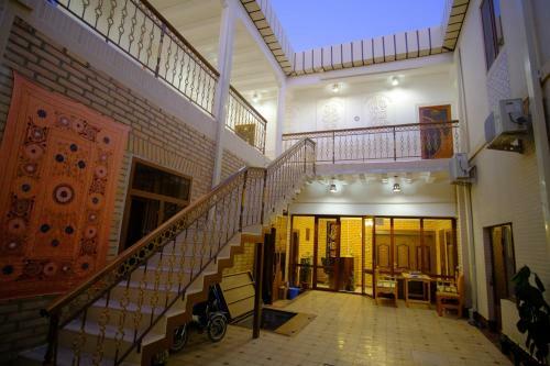 Eshoni Pir Hotel