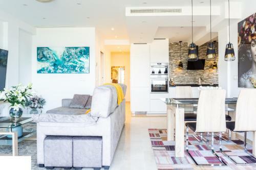 Apartamento First Line Beach Sea View Estepona