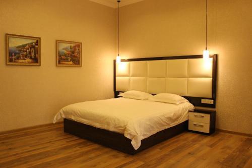 Hostal Atlas B&B Guest House