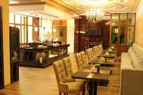 Hostal Atlas B&B Guest House