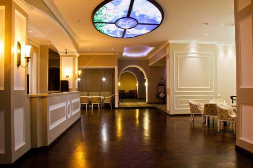 Sky Luxe Hotel