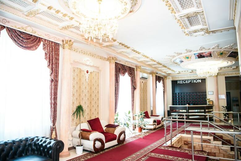 Lion Hotel