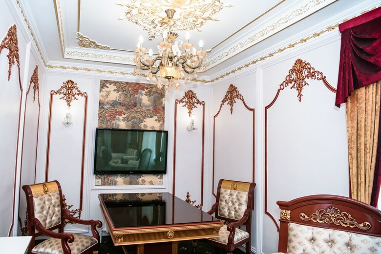 Lion Hotel