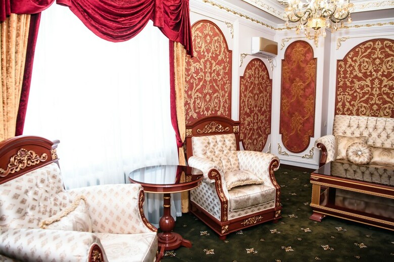 Lion Hotel