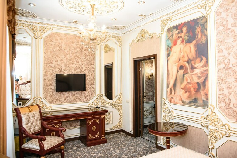 Lion Hotel