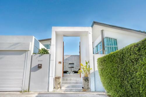 Tarton Bou Pool Villa