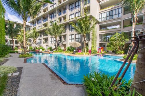 Apartment Near Bangtao Beach 2bdr 2bth #404