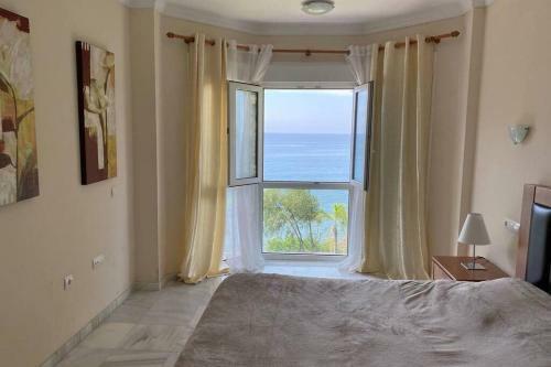 Estepona Seaview Apartment Seletur