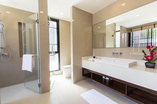 Villa Nata With Pool And 800 M Away From Beach