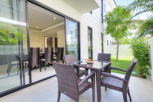 Villa Nata With Pool And 800 M Away From Beach