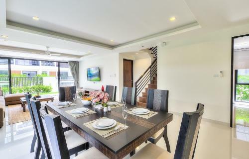 Villa Nata With Pool And 800 M Away From Beach