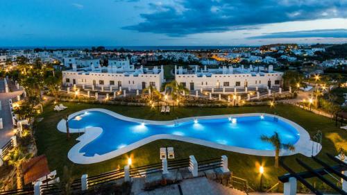 Luxury Apartment Sunset Golf Mountain & Pool View