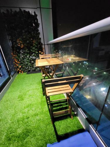 2 Bedroom Luxury Beach Apartment With Full Seaview