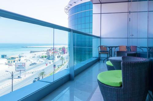 Luxury 1 Br Beach Apartment With Full Sea View