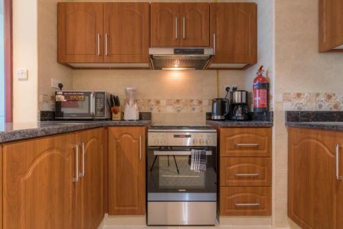 Luxury 1 Br Beach Apartment With Full Sea View