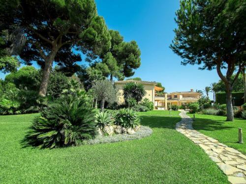 1077 Beach Villa El Paraiso