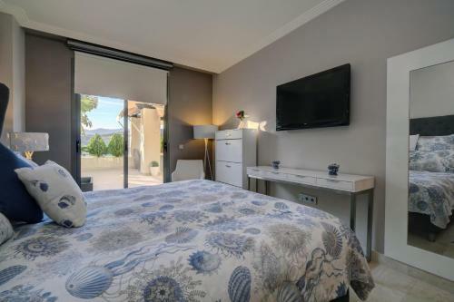 Acosta- Incredible Designer's Terraced Flat