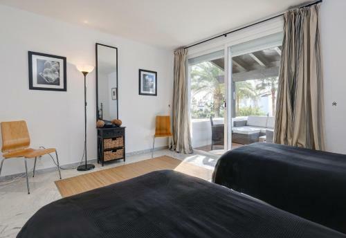 Frontline Paradise Townhouse