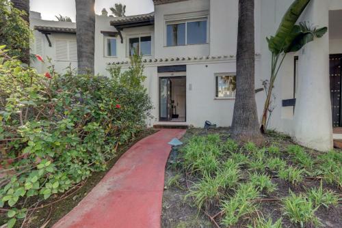 Frontline Paradise Townhouse