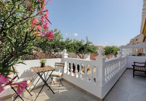 Renovated Townhouse San Roque 91