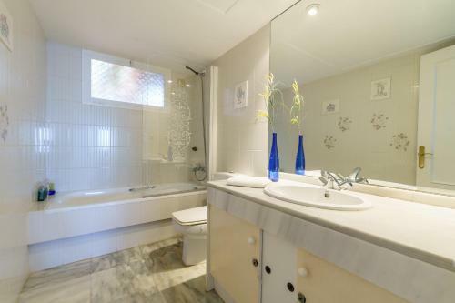 Estepona First Line Beach Apartment
