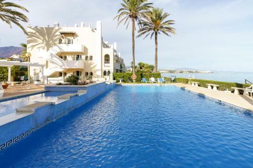 Estepona First Line Beach Apartment