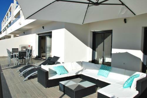 Modern Apartment With View To Gibraltar + Jacuzzi
