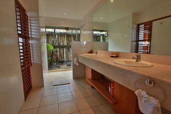 Hotel Wananavu Beach Resort