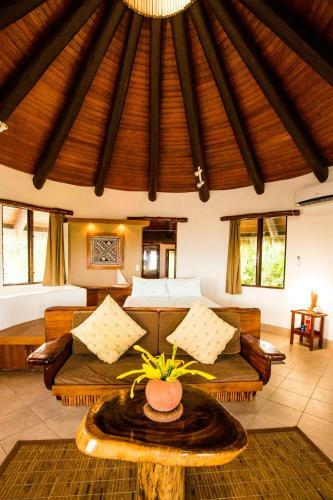 Hotel Koro Sun Resort & Rainforest Spa