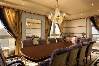 Ramada Al Hada Hotel And Suites