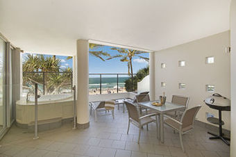 Hotel On The Beach Noosa