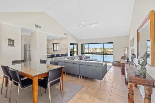 Hotel Culgoa Point Beach Resort