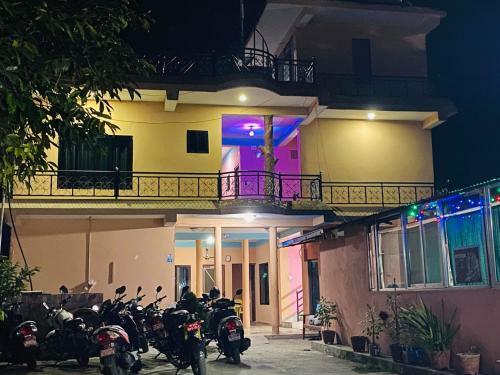 Hostal Hotel Bhupusainik