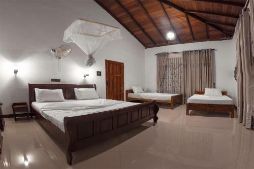 Hostal Gold Crown Residence