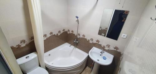 Hostal Guest House Art Postindoz