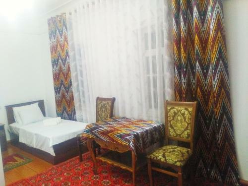 Hostal Qutlug Qadam Guest House