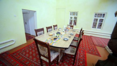 Hostal Qutlug Qadam Guest House